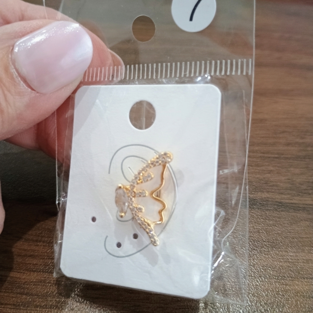 Elegant Gold Butterfly Earring Cuff